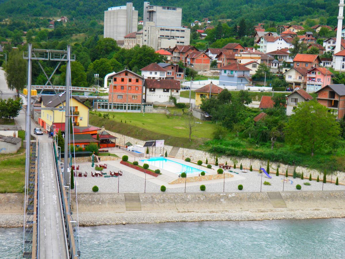 Hotel Pansion Basa Ustikolina Exteriér fotografie