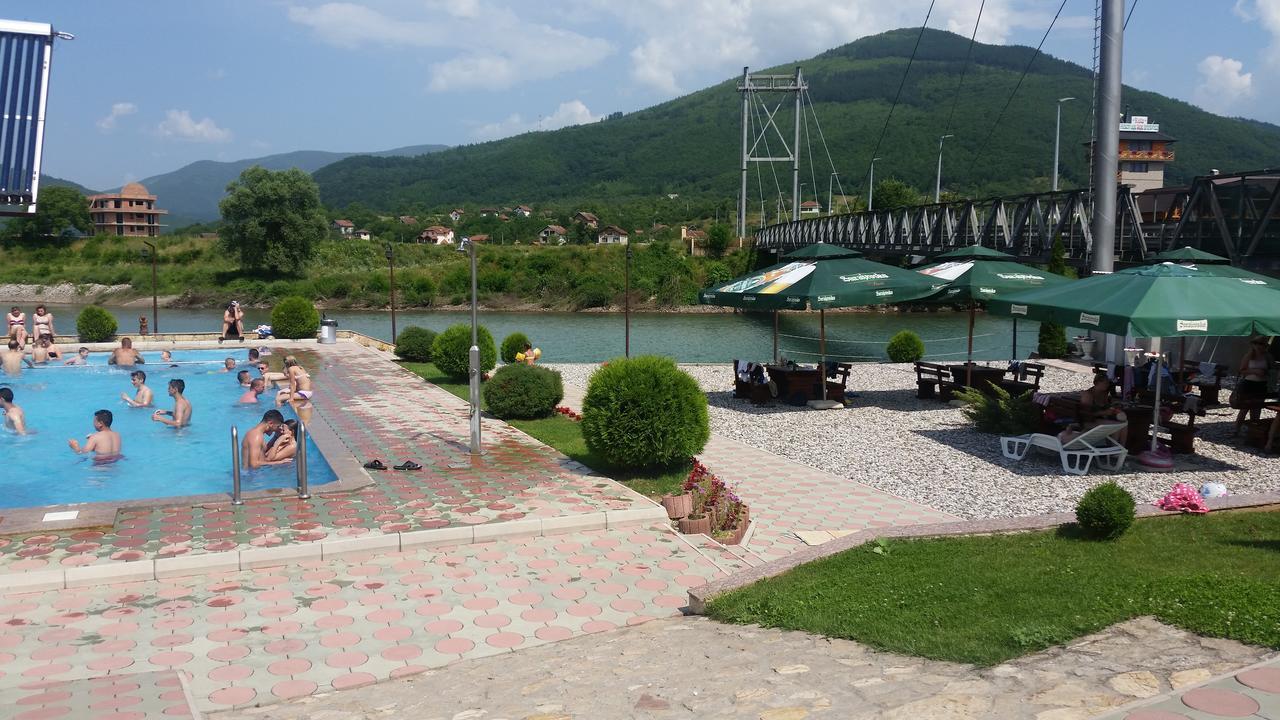 Hotel Pansion Basa Ustikolina Exteriér fotografie